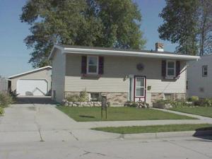 1305 S 31st St., Manitowoc, WI 54220