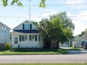 1318 S 19th St., Manitowoc, WI 54220