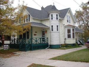 925 S 20th St., Manitowoc, WI 54220