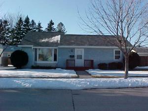 920 S 37th St., Manitowoc, WI 54220