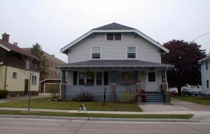 1122 S 15th St., Manitowoc, WI 54220