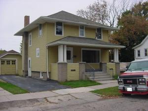 935 S 20th St., Manitowoc, WI 54220