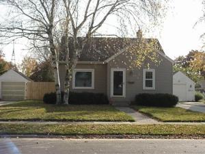2117 La Follette Ave., Manitowoc, WI 54220