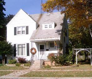 612 St Clair St., Manitowoc, WI 54220