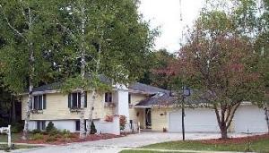 1239 Westwood Ln., Manitowoc, WI 54220