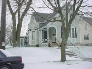 1222 S 8th St., Manitowoc, WI 54220