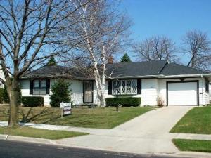 1217 S 25th St., Manitowoc, WI 54220