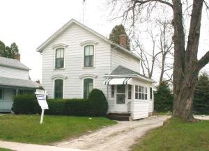 613 N 4th St., Manitowoc, WI 54220