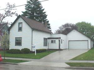 1309 S 14th St., Manitowoc, WI 54220