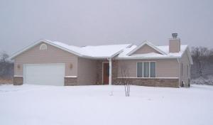 1025 Sarah Miles Ln., Manitowoc, WI 54220