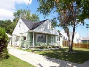 2428 S 18th St., Manitowoc, WI 54220