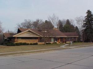 1011 E Crescent Dr., Manitowoc, WI 54220
