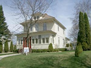 825 Lincoln Blvd., Manitowoc, WI 54220