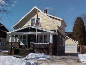 1126 S 17th St., Manitowoc, WI 54220
