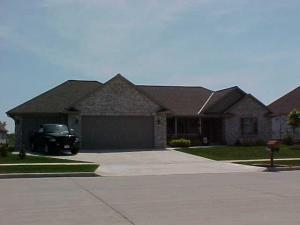 909 Porche Ct., Manitowoc, WI 54220