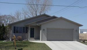 1404 S 36th St., Manitowoc, WI 54220