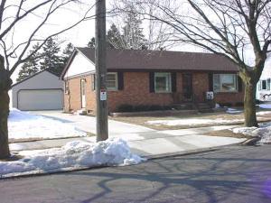 1314 S 25th St., Manitowoc, WI 54220