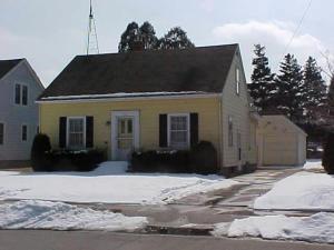 1119 Wisconsin Ave., Manitowoc, WI 54220