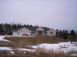 2832 Rolling Hills Dr., Manitowoc, WI 54220