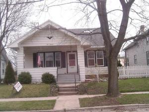 919 N 15th St, Manitowoc, WI 54220