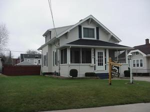 1032 N 15th St., Manitowoc, WI 54220