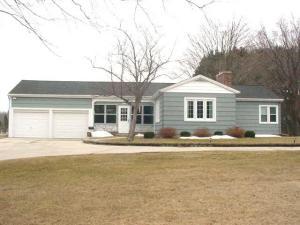 1413 Viebahn St., Manitowoc, WI 54220