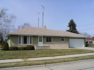 1376 N 16th St., Manitowoc, WI 54220