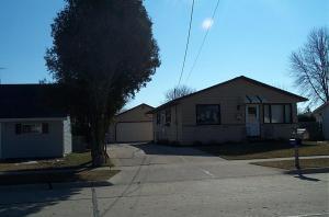 1509 S 36th St., Manitowoc, WI 54220