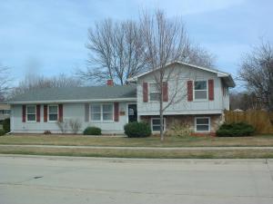 1339 Irving Cir., Manitowoc, WI 54220