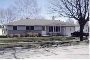 2130 Lexington Dr., Manitowoc, WI 54220