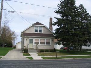 715 S 15th St., Manitowoc, WI 54220