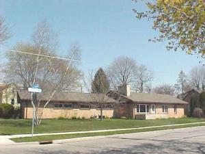 1310 Fairmont Ln., Manitowoc, WI 54220