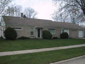 1319 Irving Cir., Manitowoc, WI 54220