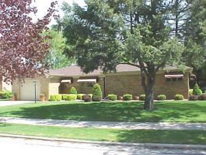 1620 Ahrens St., Manitowoc, WI 54220