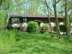 3214 Edgewood Rd., Manitowoc, WI 54220