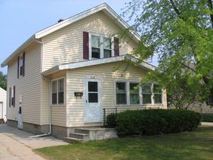 1239 S 32nd St., Manitowoc, WI 54220