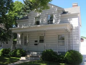 416 S 26th St., Manitowoc, WI 54220