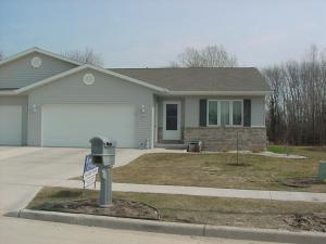 2207 Virginia Dr., Manitowoc, WI 54220