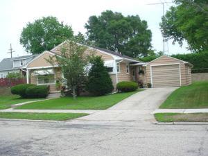 1511 S 12th St., Manitowoc, WI 54220