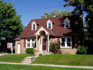 821 N 6th St., Manitowoc, WI 54220