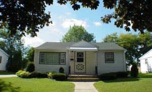 1612 S 25th St., Manitowoc, WI 54220