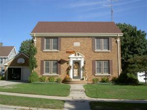 1609 S 12th St., Manitowoc, WI 54220