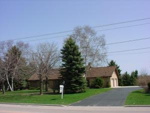 2119 N 8th St., Manitowoc, WI 54220
