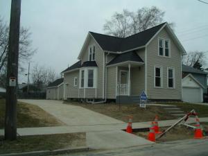 1410 S 15th St., Manitowoc, WI 54220