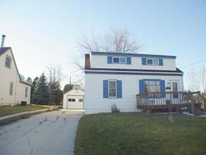 1424 N 6th St., Manitowoc, WI 54220