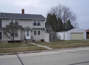 1202 Flambeau St., Manitowoc, WI 54220