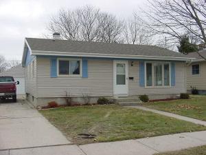 1409 S 32nd St., Manitowoc, WI 54220