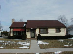 1453 N 10th St., Manitowoc, WI 54220