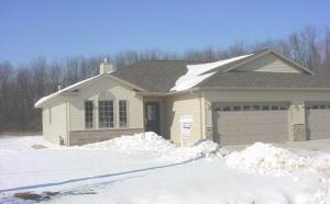 2122 Paul Rd., Manitowoc, WI 54220