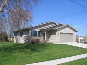 1404 S 36th St., Manitowoc, WI 54220